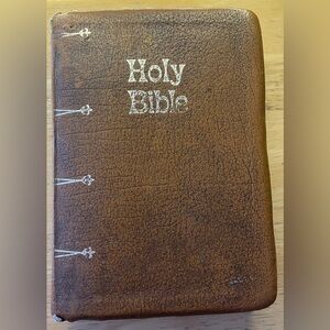 Holy Bible New American Vintage 1970s Leather Thomas Nelson Purse Size Religion